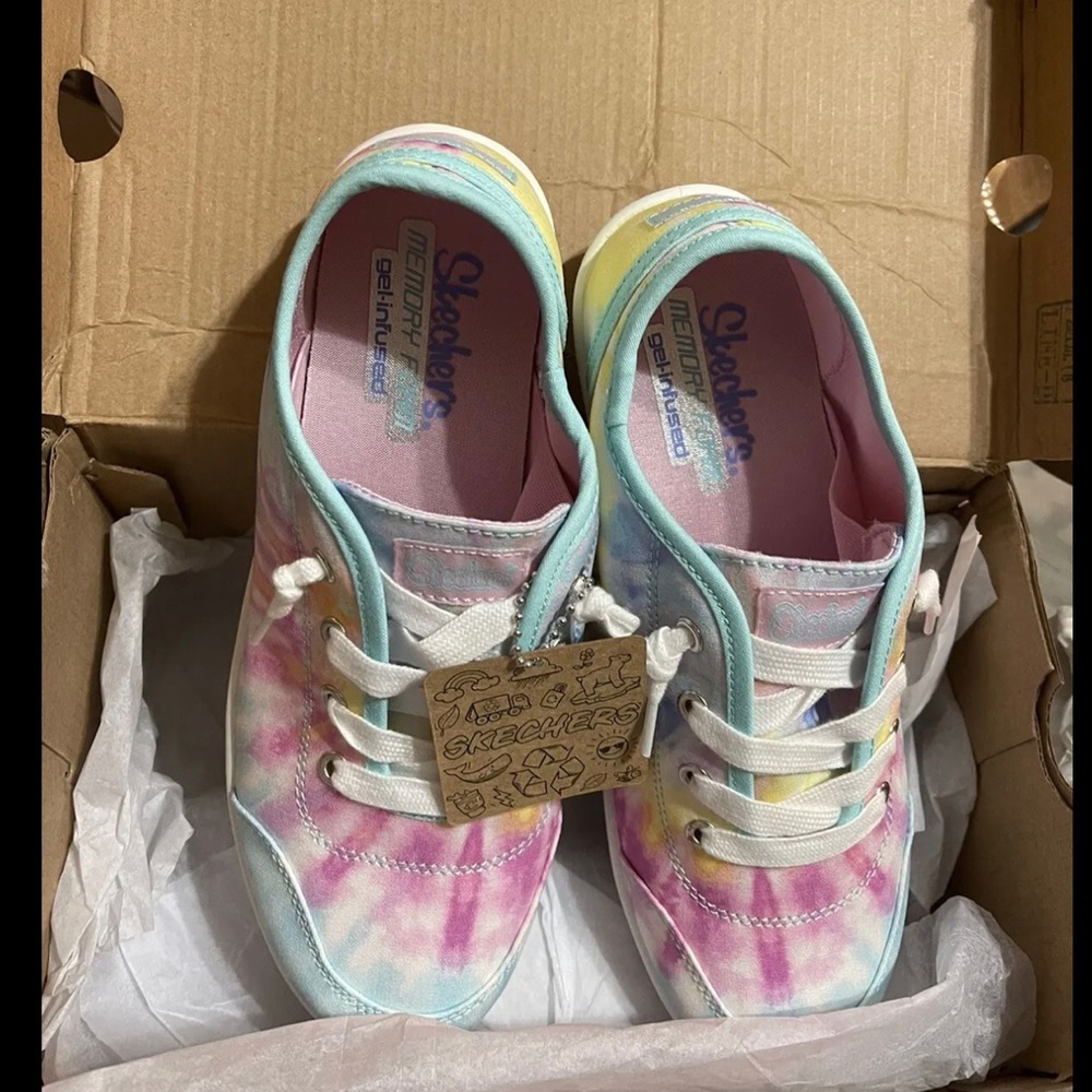 sketcher shoes size 3.5. Girls